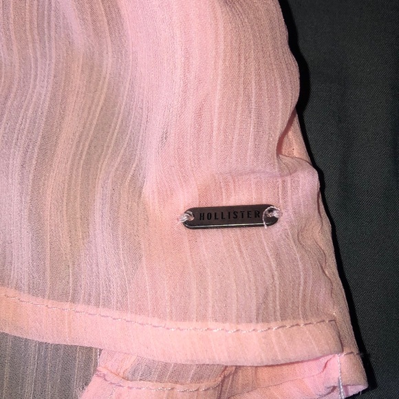 Sleeveless sheer baby pink button up - Picture 3 of 4